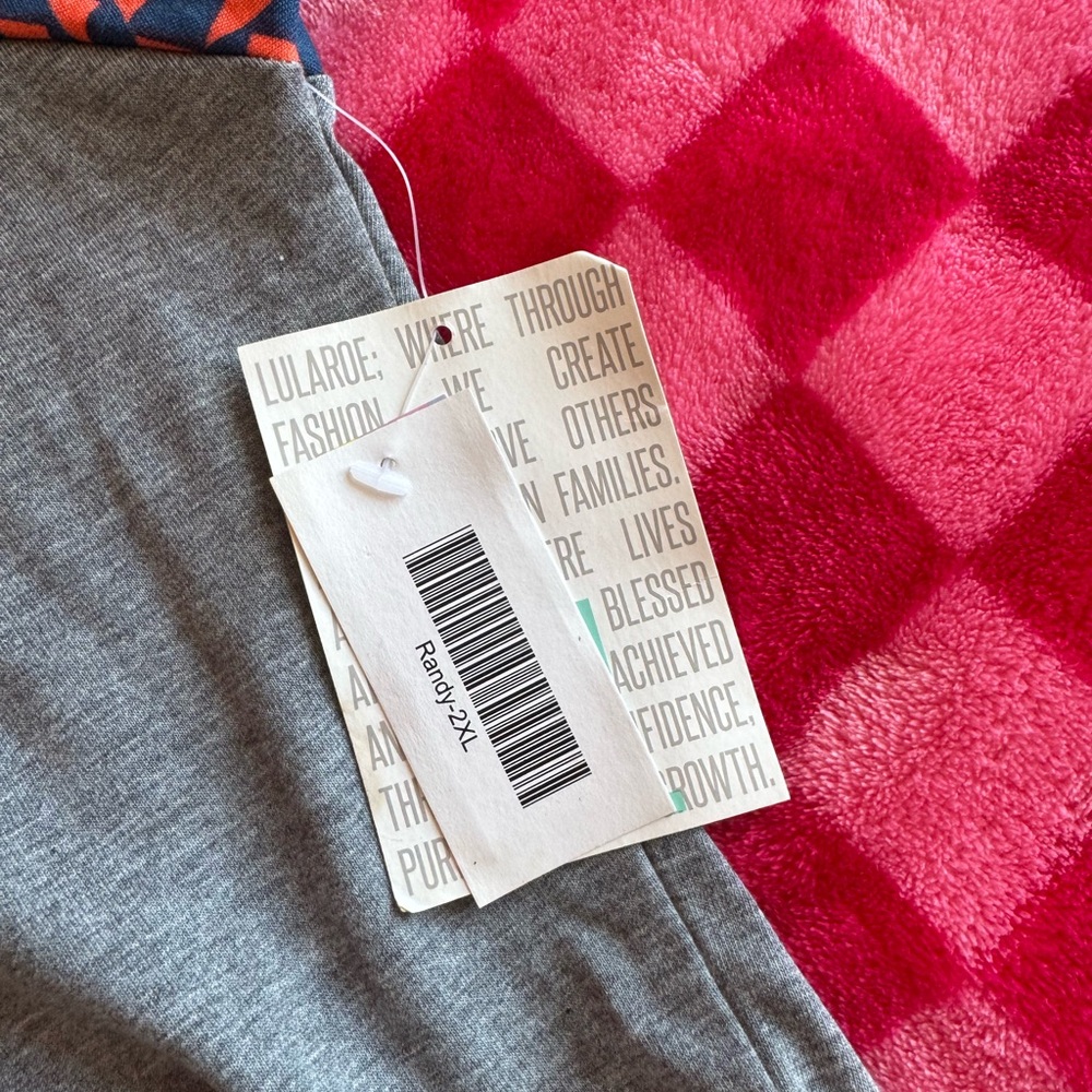 Gray and Red Arrow Pattern LulaRoe Randy Top - Picture 3 of 10